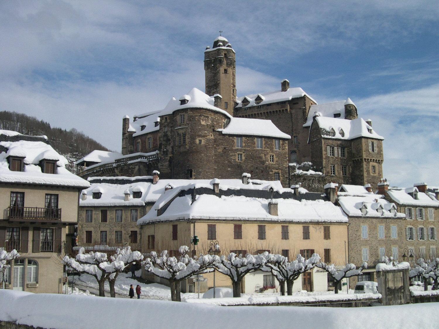 Hotel Restaurant Aux Armes D'Estaing - Kb Hotel Group Exteriör bild